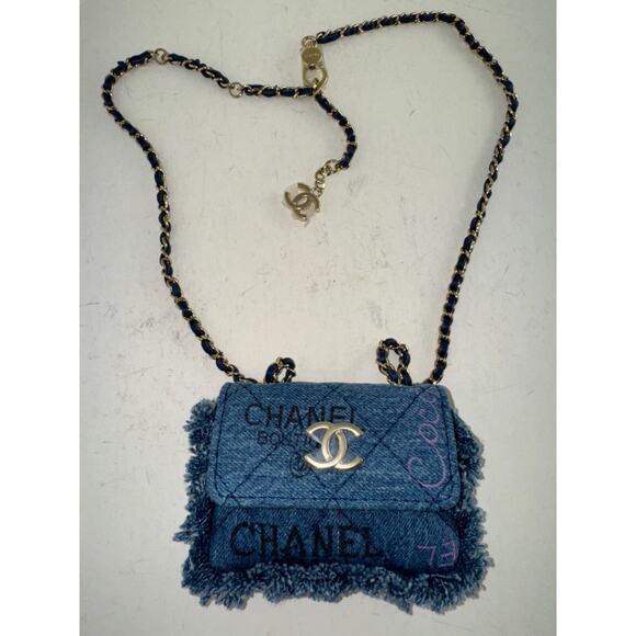 Chanel 22P Blue Denim Graffiti Black Pink CC Logo Frayed Credit Card Belt Bag - Picture 14 of 16